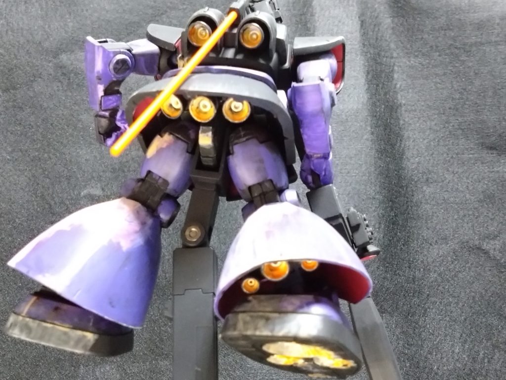 裏側。裏側は想像で何となく塗装してます。