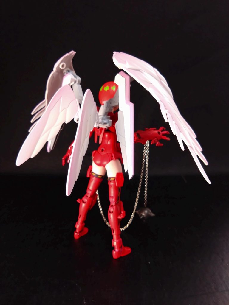 後姿。太腿は赤か肌色かで悩みましたが人間らしさもと思い肌色にしました。