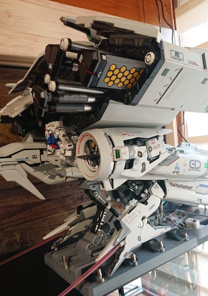 デカすぎて置くところありません。