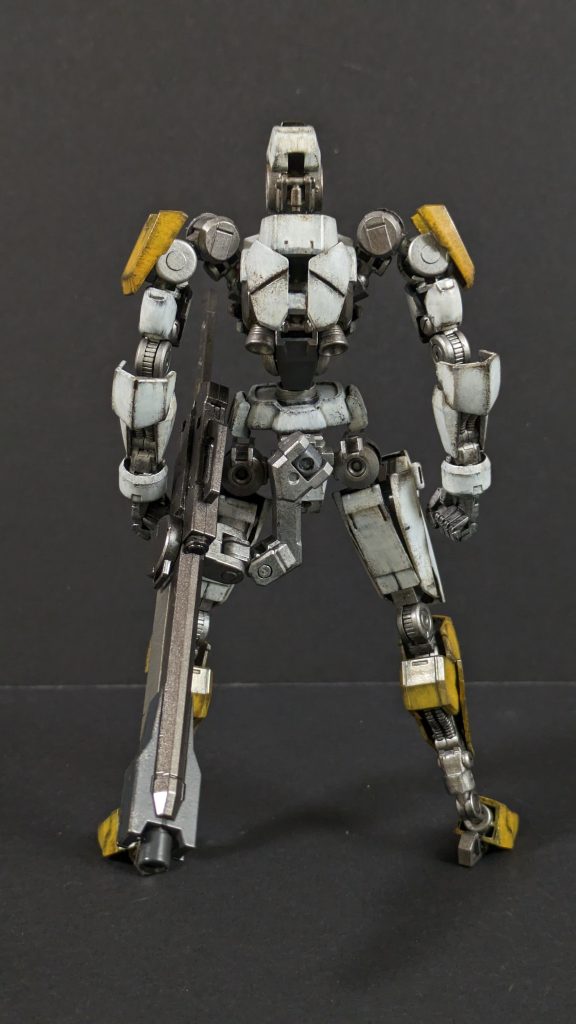 刀の鞘は侍風の帯刀や忍者のような背負いなど任意の部分に向けることが可能です