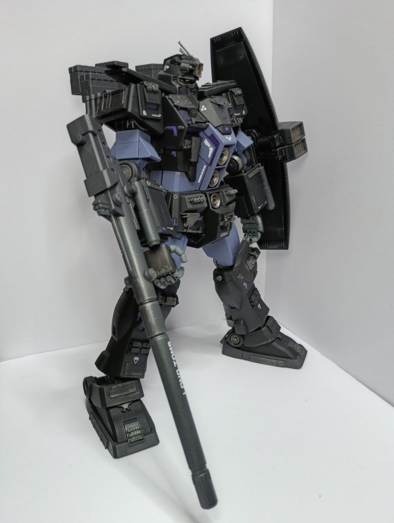 アトミックキャノン。GP02のとは異なり装填数6発で遠距離から連射可能。正直こんなものどこで使うのかが私自身も分かりませんが、通常弾頭も装填可能です。