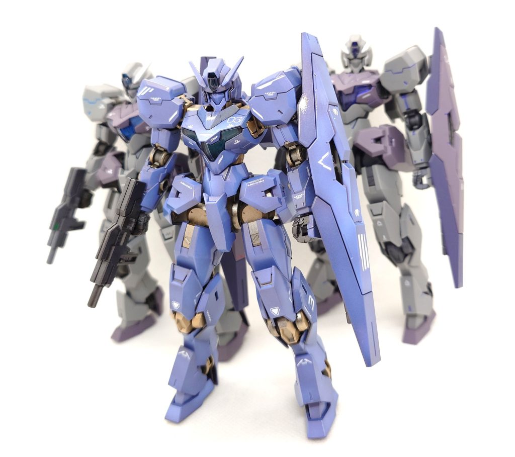 ガンヴォルヴァを全塗装+デカール+トップコート(光沢)で製作しました。下地塗装とクリアカラーの組み合わせから想定外の色になりましたが、悪くない仕上がりかなと思っています(gundam-kao5)結果オーライ!