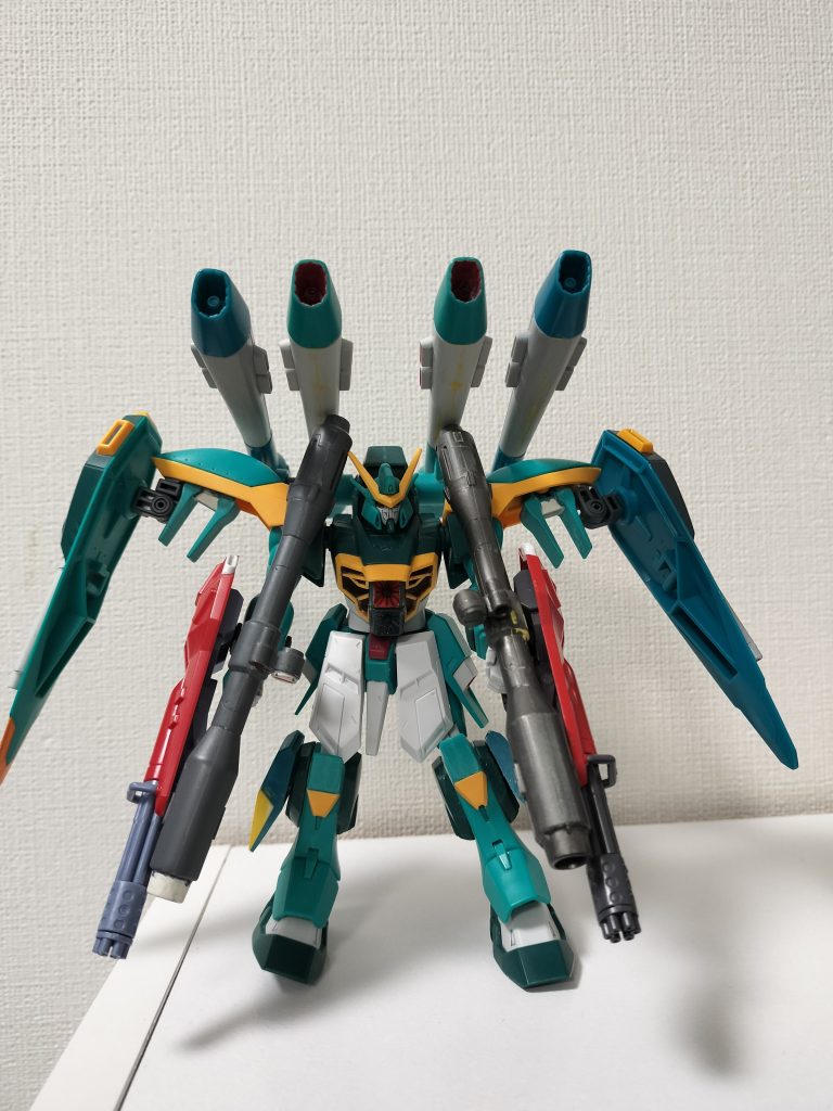 制作中動画です。こちらの色合いのほうがかっこよかったのかな？スカートはハイニューガンダムから持ってきてます。