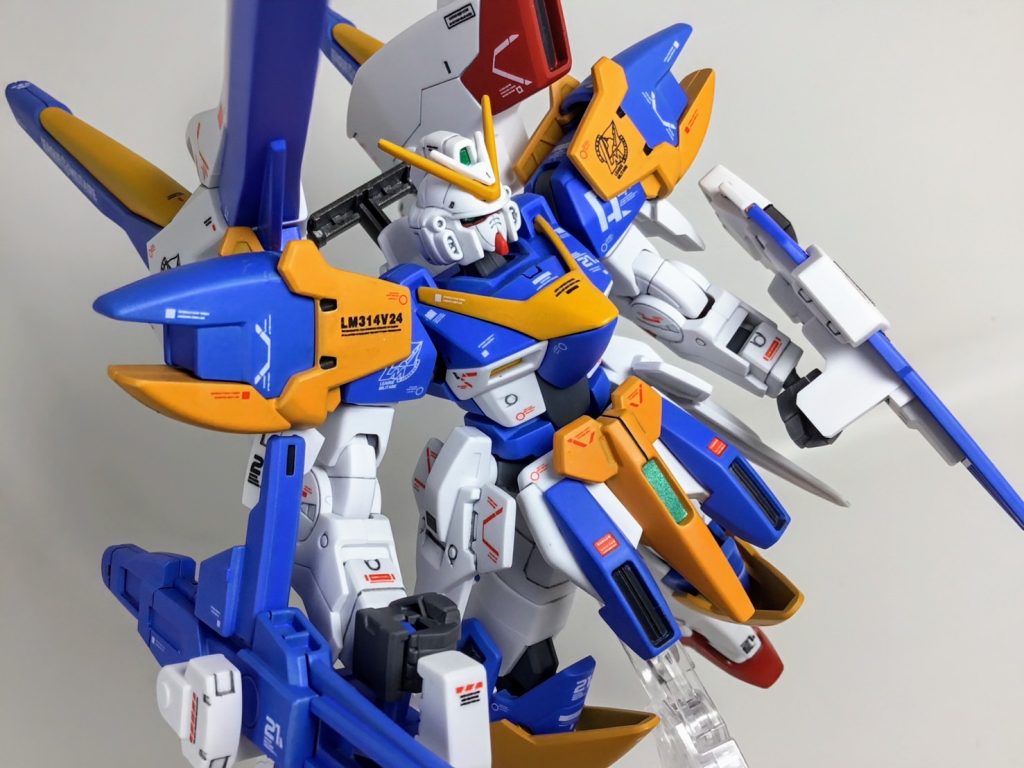 HGUC 1/144 LM314V23/24 Ｖ2アサルトバスターガンダム (機動戦士Vガンダム)–2枚目/制作者：匿名
