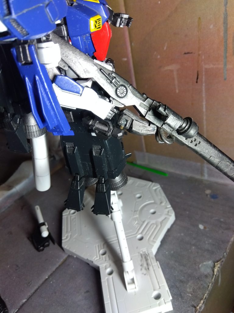 スマートガンとの接続パーツは、ムック本を参考に、自作しています。