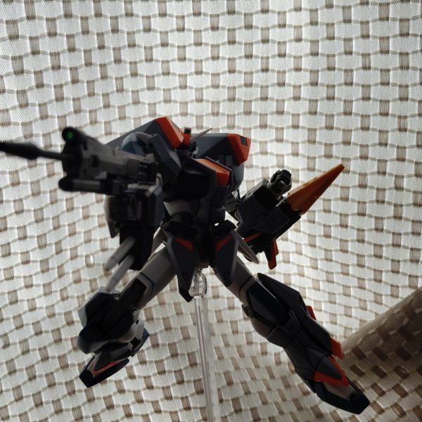 時代錯誤の馬鹿者共が！！(ZGMF-1027M デュエルブリッツガンダム)