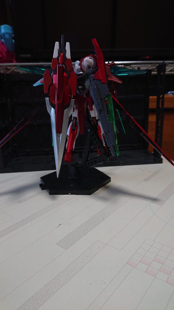 装備換装。ロングライフル装備により遠距離戦も。