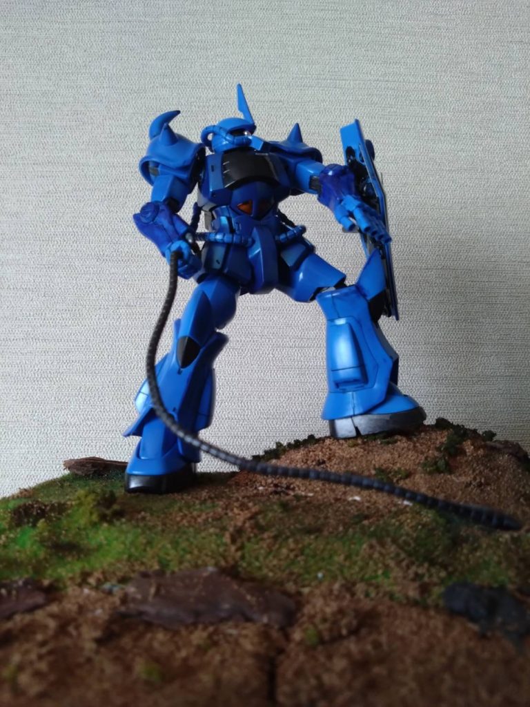 前腕部は色のバランスを考えインディゴ・ブルーの上から筆塗りで３回重ねて　強弱を出してます。