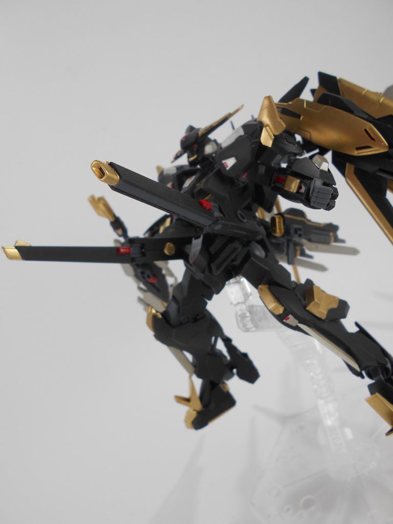 レール砲改、「オロマレ」。レール砲の基部を変更することで武装のマウントを出来るようにしました。「オロマレ」はイタリア語で「金海」のアナグラムです。