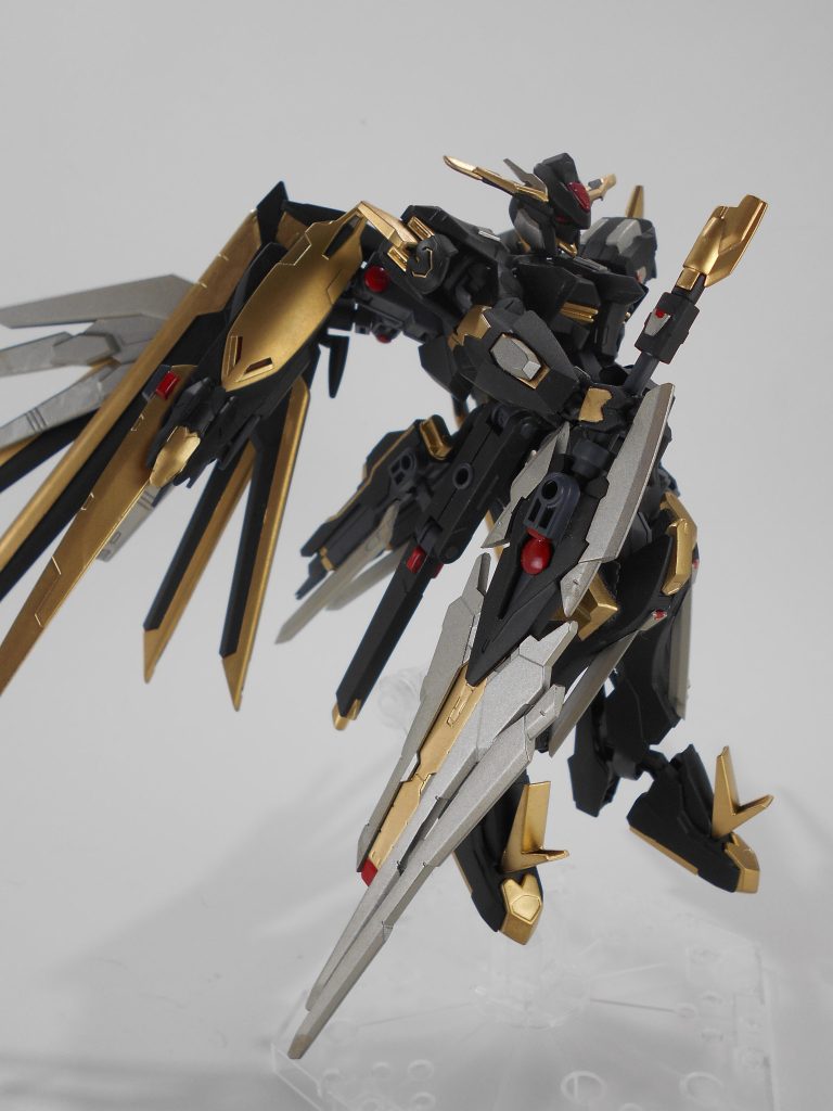 カレトヴルッフフェーダー改、「レスオム」。「レスオム」はイタリア語で「極金」のアナグラムです。