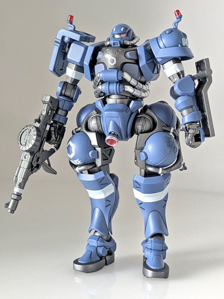 軍警ザク–3枚目/制作者：ちびめがね