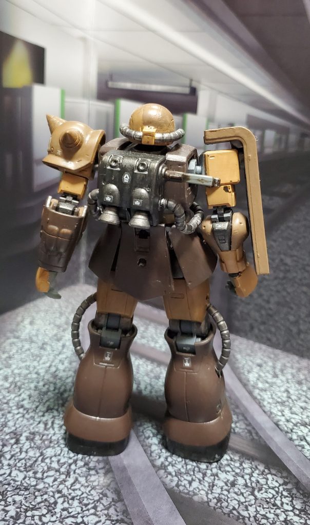 最後にバックショットで失礼します🙇♂️今回も、私オリジナルの色に塗装しましたが、なかなかいい配色ではないでしょうか?私的には、自己大満足であります!私の茶番劇に、最後までお付き合い頂きありがとうございました☺️もし宜しければ👍🏻よろしくお願いします🙇♂️