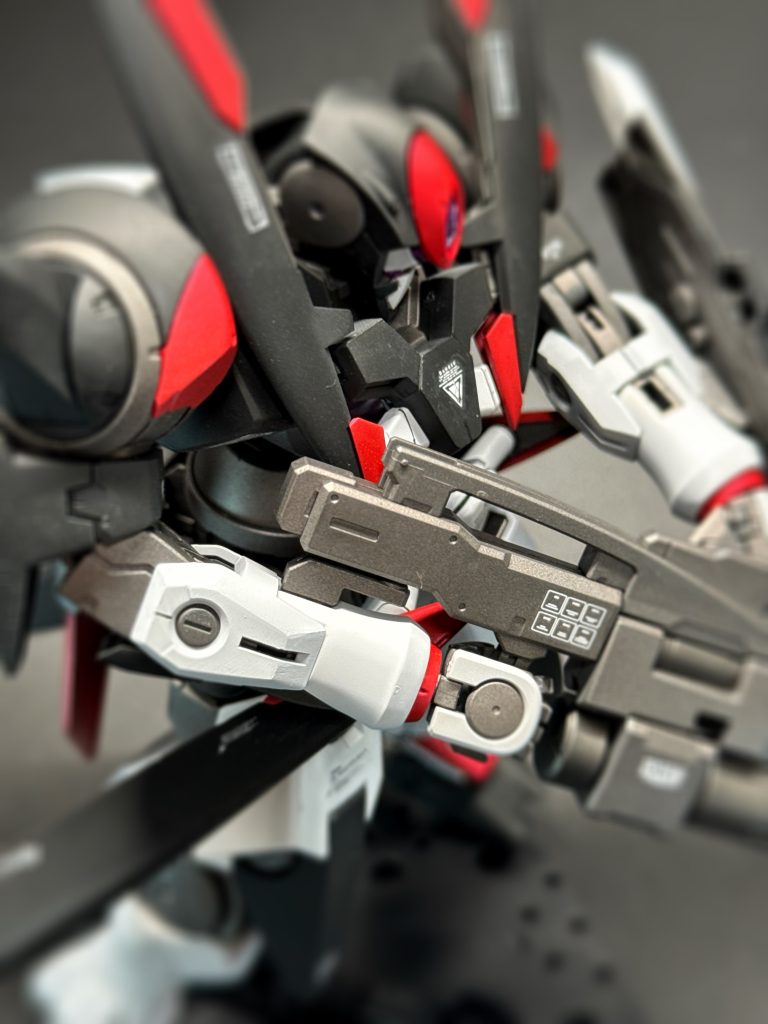 半完成品をいじったり塗ったりするの、仮組しなくてすむから楽じゃね？！と思っていましたけど、結局バラシかたがわからんくて説明書読むし、整面もするんで手間あんまり変わらなかったですね…いうほどは…