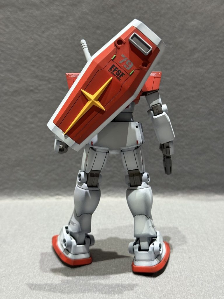 今回、盾は背中にしか・・・