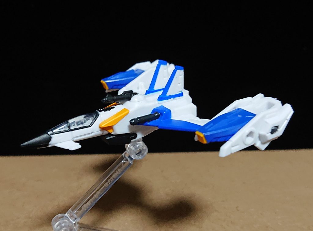 スカイグラスパーもキャノピーとかビームの砲身を塗装しました。ストライカーパックもプレバン限定でなく、ガチャポンに詰めて販売して欲しかったな〜。