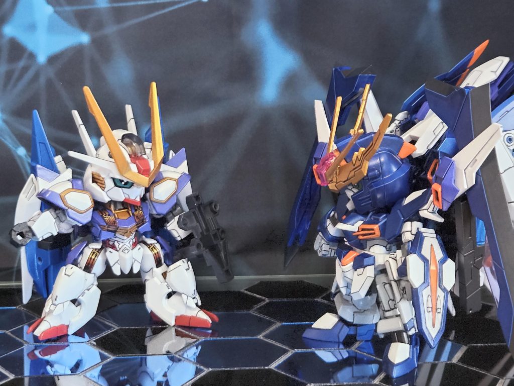 センパイ!私のガンビット返してください💦とマッハに言い寄る。お前がくっつけたんじゃないのか?違うんです。その子達私の意思に反して動くので💦それ装備としてどうなんだ?紐で繋いどいたらどーだ?それだとインコムになっちまうな(苦笑)