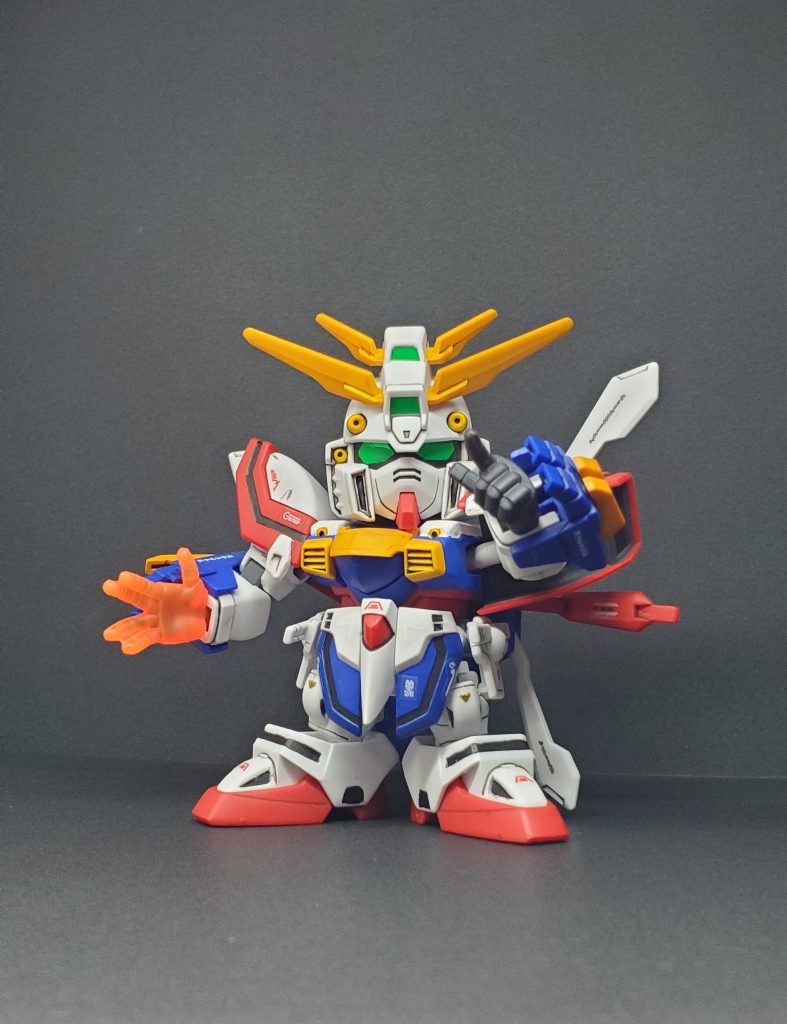 トップ写真を撮ってみたかった為だけに買ってきたBB戦士のゴッドガンダムもついでに。 SDサイズで作っているハズが大きくなってしまい1/170スケールというわけのわからないサイズとなりました。毎日コツコツと約１ヶ月。今はプラ板やエポパテを見たくありません😂 ご覧いただきありがとうございました！
