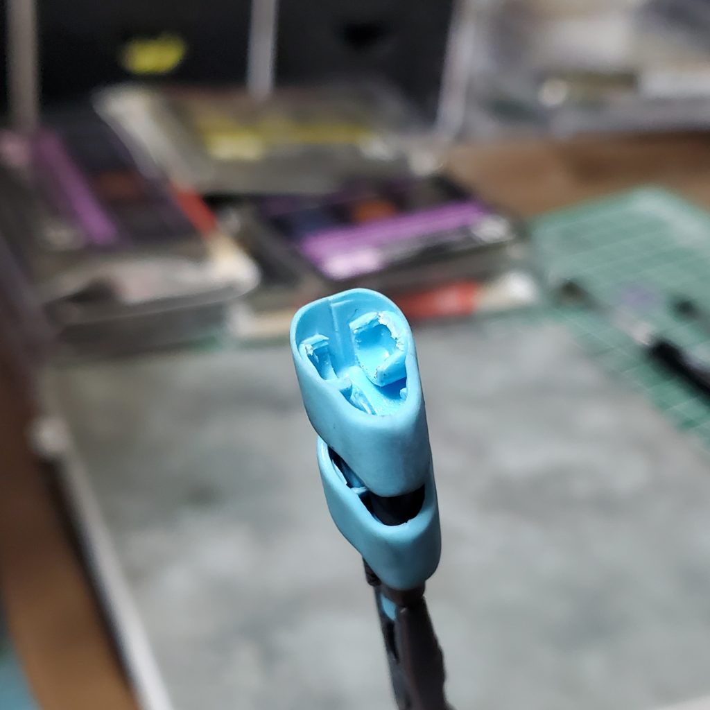 フレキの各部は塗装&合わせ目消しのため、後ハメ加工しています。