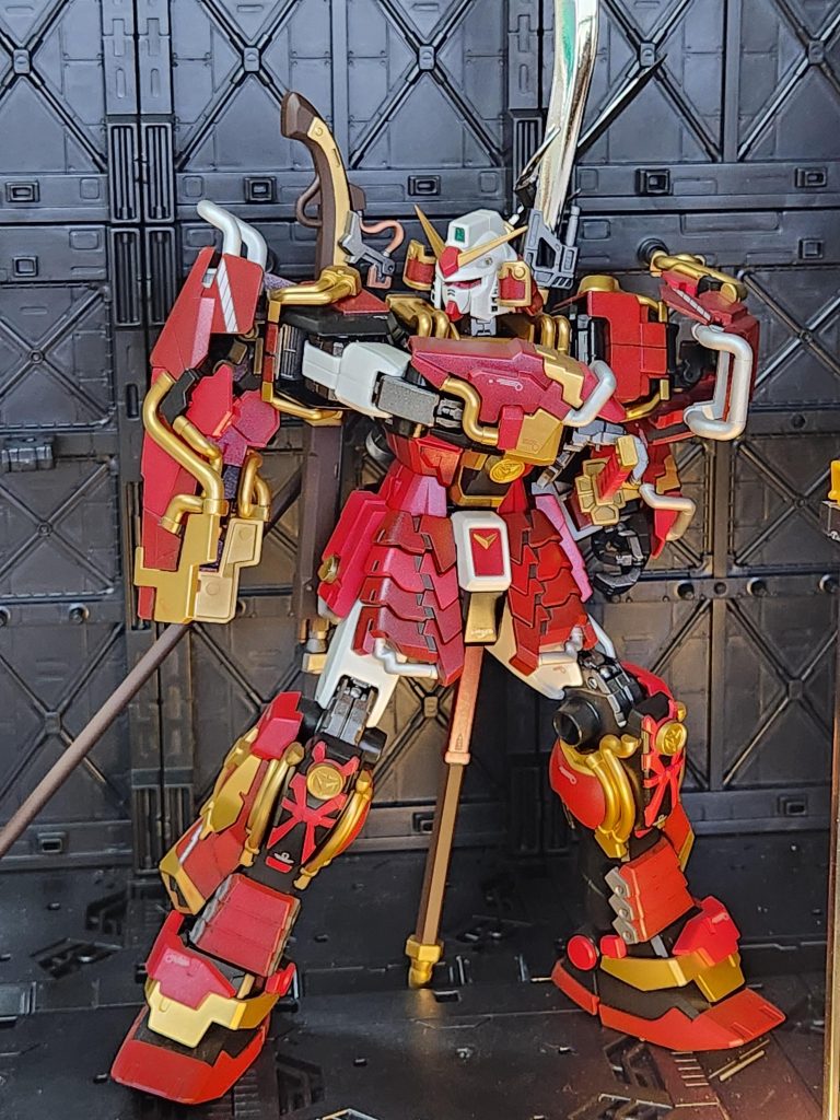 簡単なポージングゴールドはガイアノーツのスターブライトゴールドを使用しています。