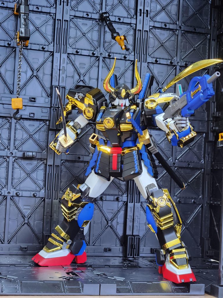 このキットはゴールドがメッキパーツ使用してますので映えますね。