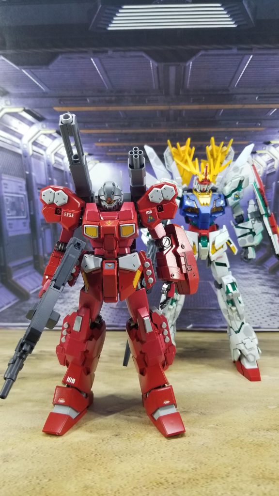 ほんとは後ろのバンシィ（主人公機カラー）を作ったときに、ならばキャノンもってところなんですがね