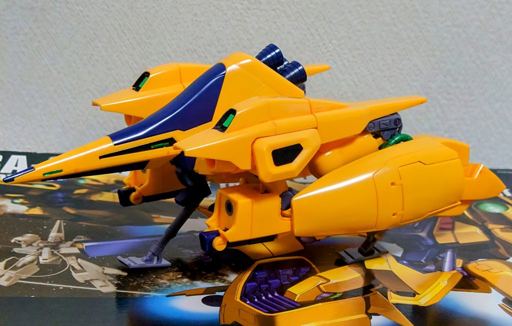 このままで良しとするか、トップコート吹くかは思案中。なのでモノアイのクリアは取り付けてません。脚部の接合面の隙間は大目に見て頂ければ… 