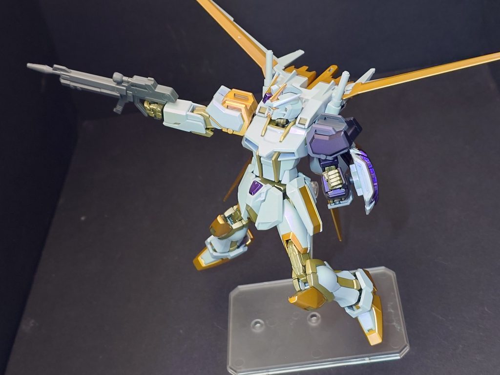 シード撃ち②今回はカルラの塗装練習として製作しましたがパールの紫が白部分ならいいのですが金色だとわかりずらかったので吹き付け回数を増やすべきかなと思いました。また、黒系統の下地においても吹き付け回数を調整することでよい感じの表現ができることがわかりました。今回はカルラを組むことを前提で塗装しましたが今後機会があればシヴァやルドラにも挑戦しようと思ってます。 ご覧いただきありがとうございました。