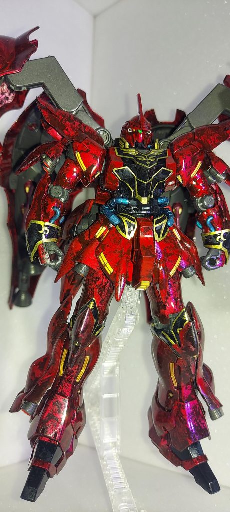 エングレービングはガンマカのゴールドで頑張って手書きしました。　黒の部分もわかり辛いですがラップ塗装（黒→シルバー→クリア黒）　の3層あるので後から拭き取りの方が出来るか不安だった為