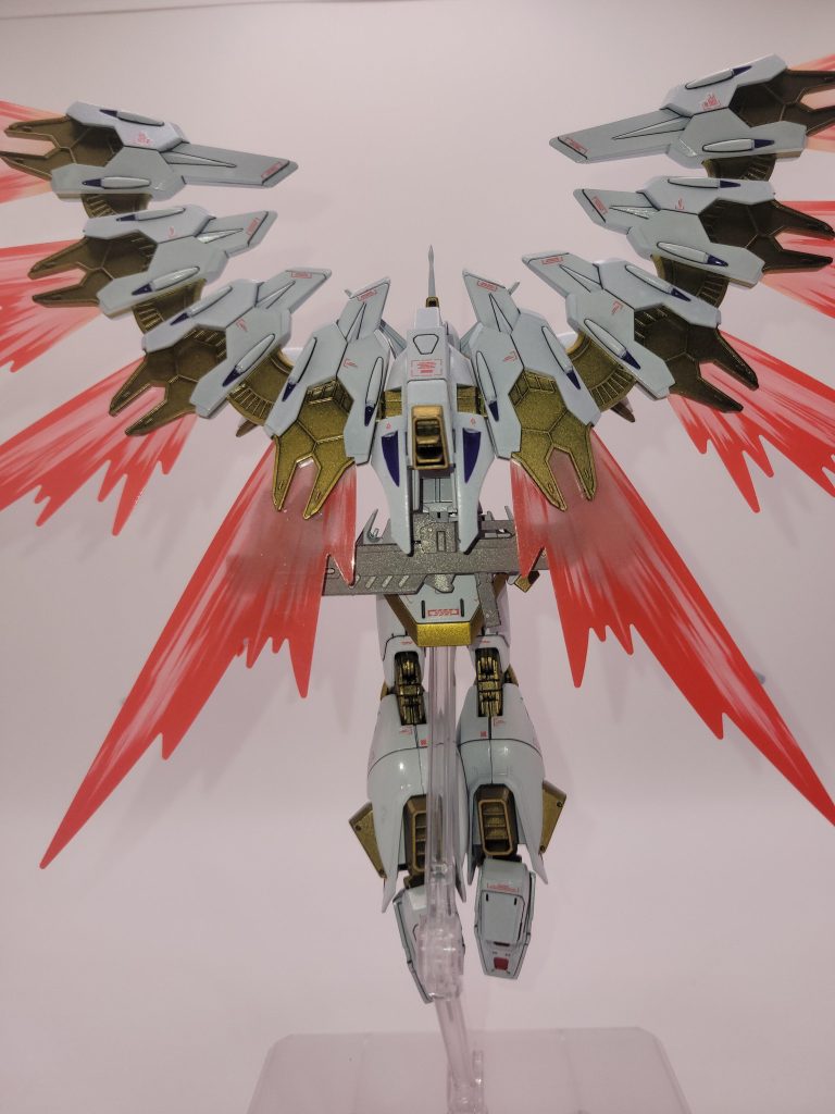 後ろはこんな感じです。デカール貼るのが楽しすぎました。実は足裏も地味に色分けしてます。