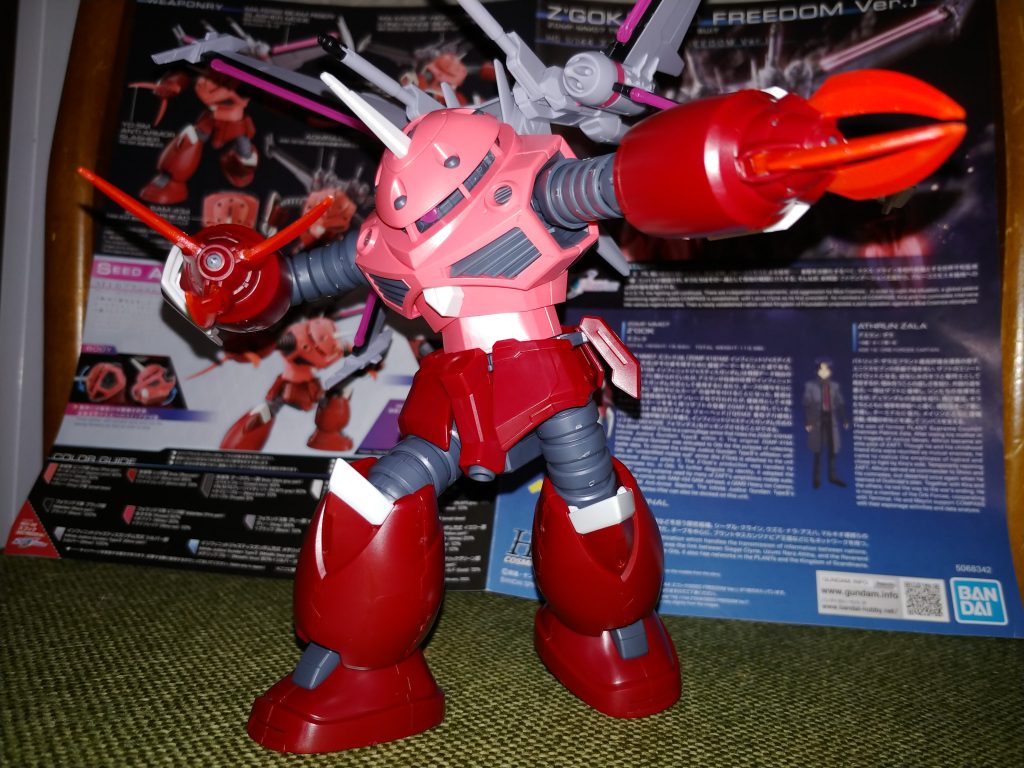 ただし、自分がイメージ貧乏なので頑張ってポージングしても右ストレートと左ストレートが関の山映画のユラリ立ちが中々…