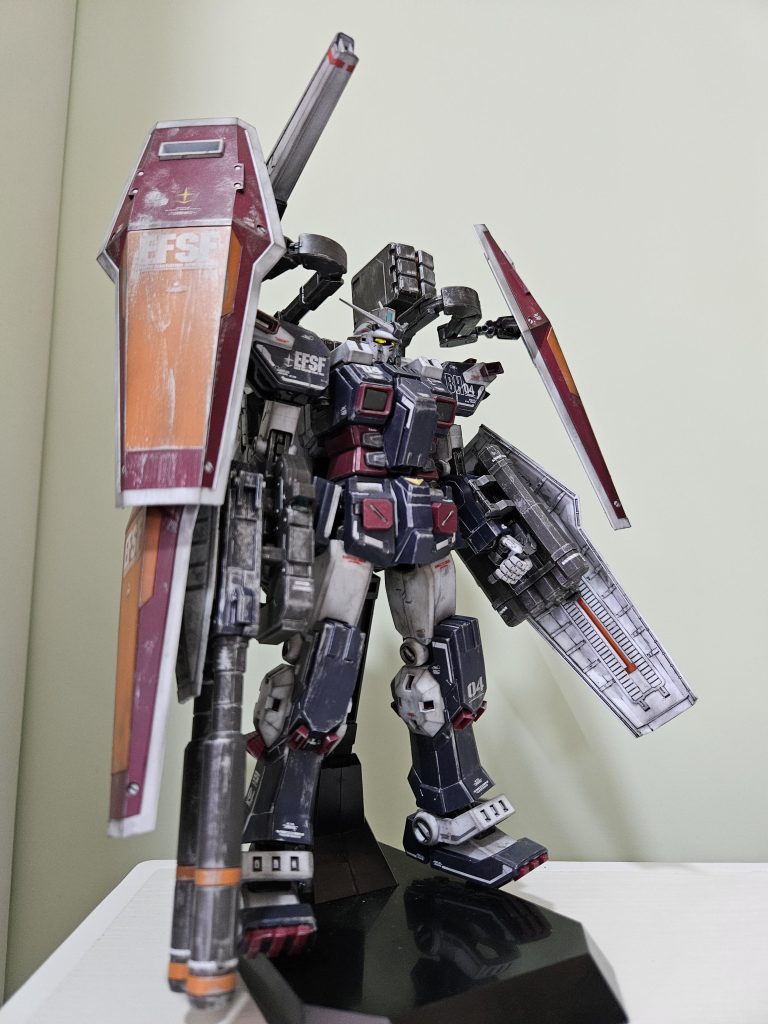 今回は無塗装の簡単フィニッシュで仕上げましたけど塗装以外の工程は一通りやってきましたウェザリングも濃い目にトップコードはメタル系のウェザリングマスターを生かすつもりで半光沢にしました