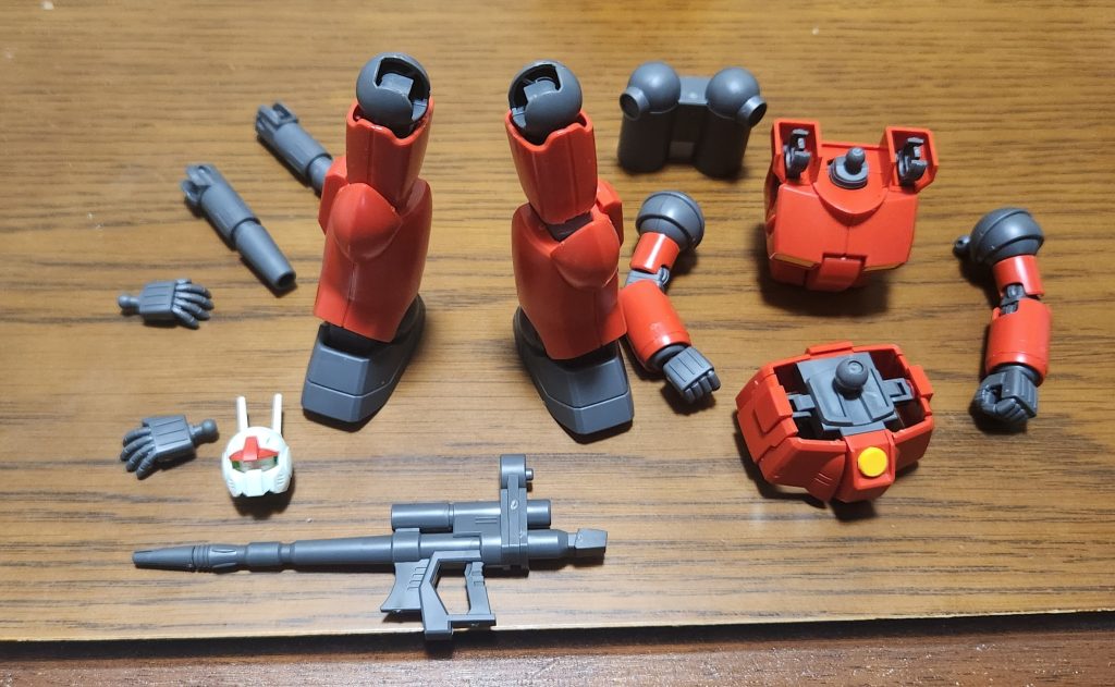 仮組みの様子。塗装時にバラせるようにダボ穴に切れ込み入れたけど脚部付け根の球体関節部が差込甘くなったので完成後瞬着で修正しました。ここ切り込み入れなくて良かったかも…