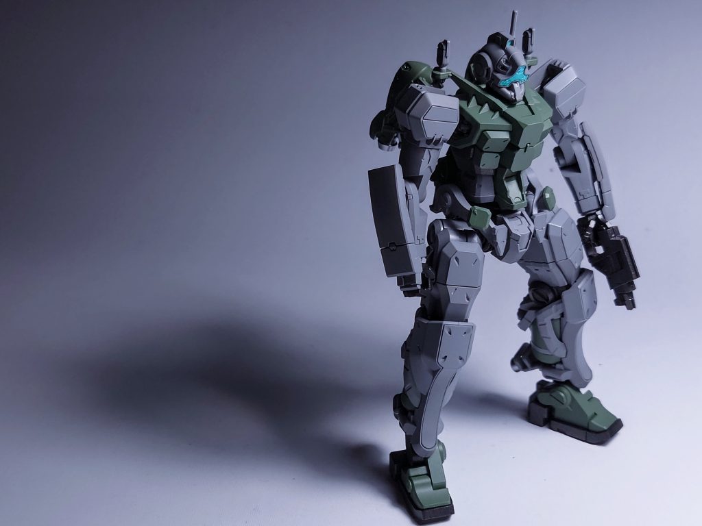 これで影がゲルググ(従来)になってるイラストとか見てみたいですね