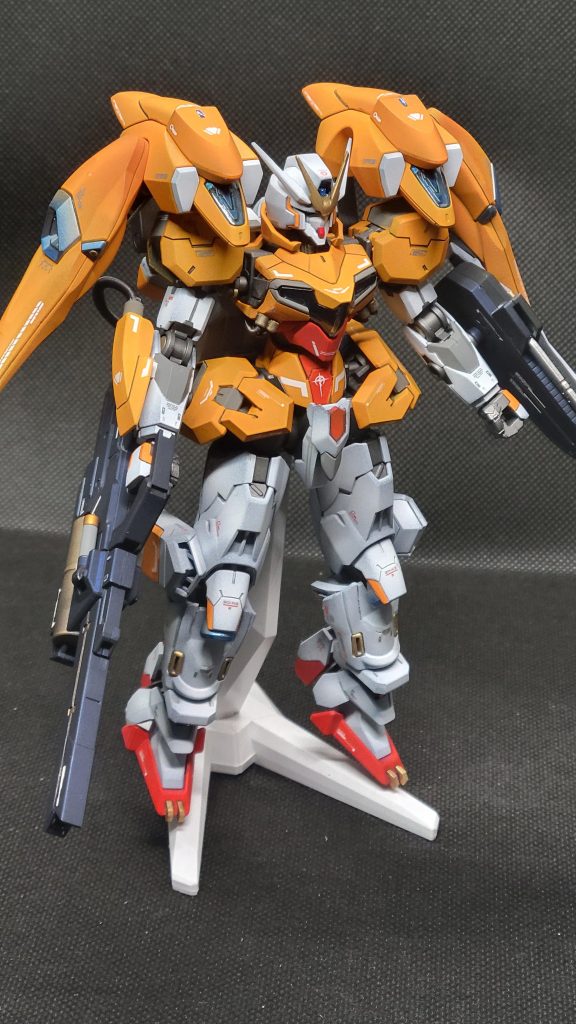 首、太もも、足首を延長してみたけどそれでもまだずんぐりむっくりですね笑カラーリングはまだ制作一覧に無い緑とか黄色にしようと思っていたけど、参考画像探してるうちにハイネディスティニー風に決定🤣