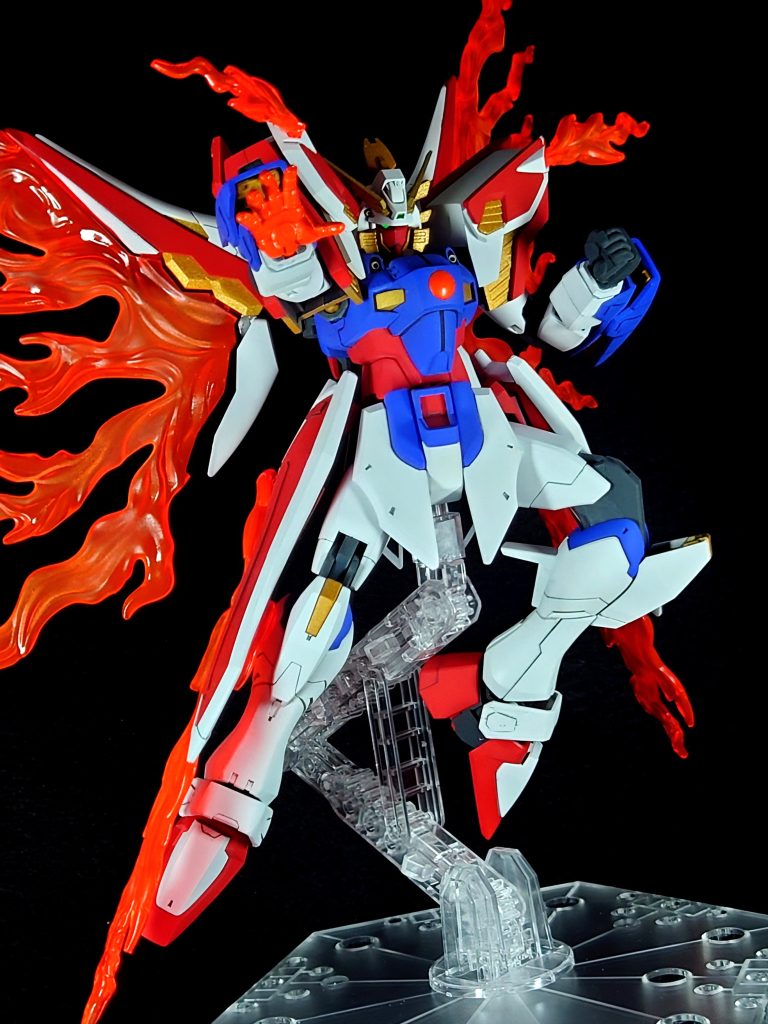 久々のミキシングとなりましたが大体イメージ通り作ることが出来ました。最初はもっと赤くしようかとも思いましたが、それだとライジングベースに見えてしまうと思い今回の形になりましたがこれで良かった気がします。今回はオリジナルなのでデカールを貼ろうかと思って買ったのですがシャイニングにデカールは少しイメージが違ったので結局貼りませんでした。いつ使うんだろう……。自分で考えた機体が実際に形になるのは本当に楽しいのでまたミキシングで何か作りたいと思っています。最後までご閲覧ありがとうございました！