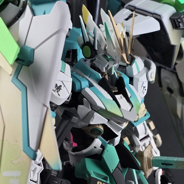 風真いろは専用機「風真六期ノ太刀-木の葉備え-」および、ストームストライカー「夢嵐」