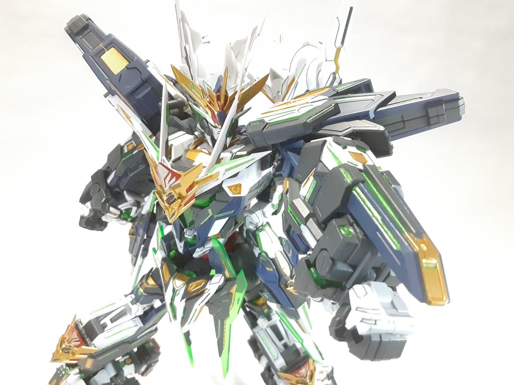 体を捻ったパンチも決まります