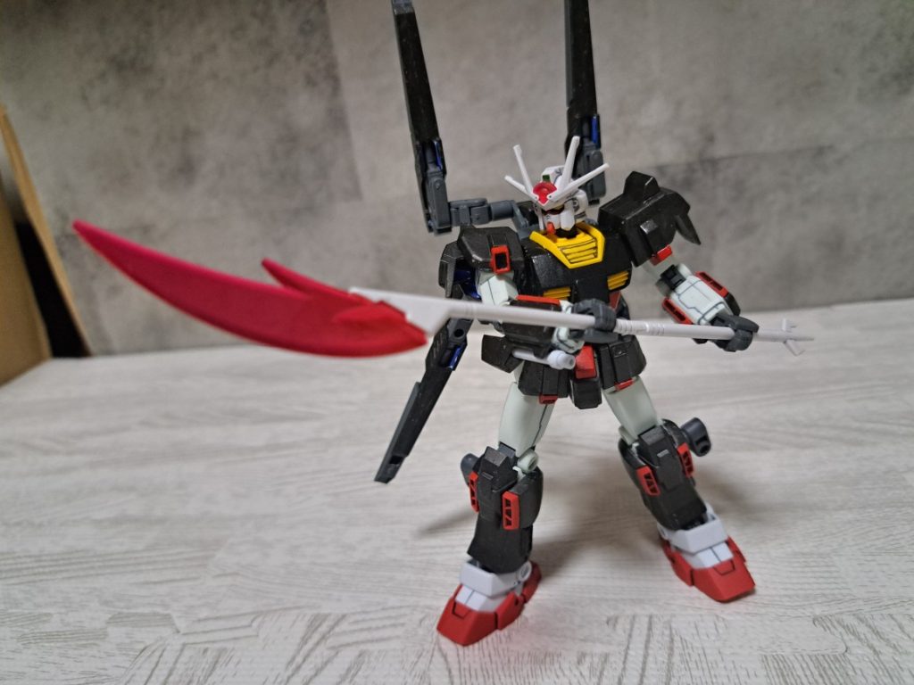 ビームナギナタはラーガンダム改型の頃からの基本装備。