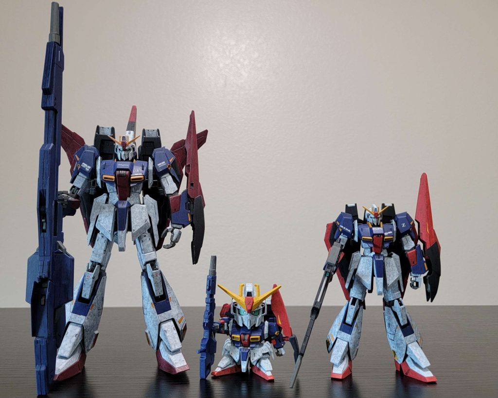 こちらはMG2.0とHGUCリバイブバージョンと並べてみました。