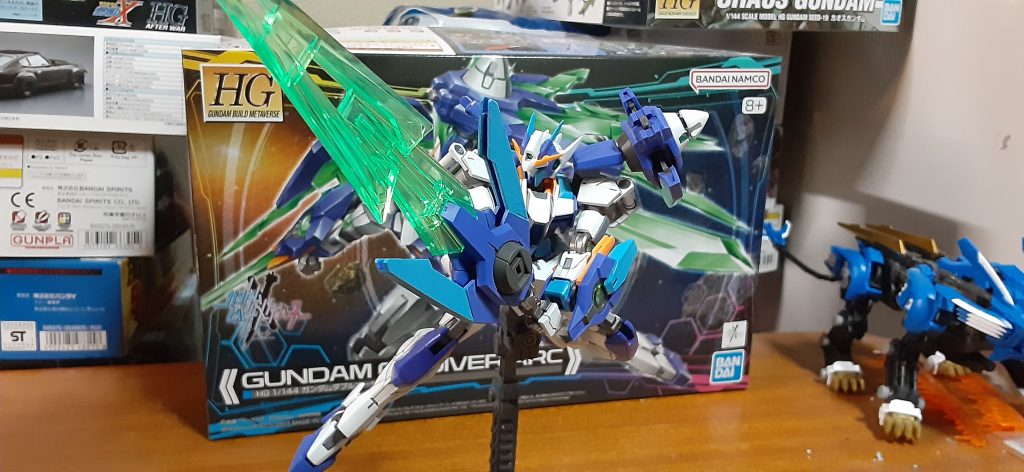 このドライブユニットのソード、片手じゃ重いから自然とサンライズパースになるw