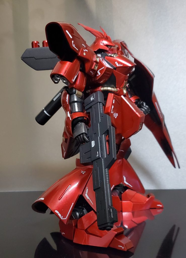 サイドアングルやっぱサザビーは存在感がありまね～チラ見えするモノアイが良いなぁ🎵