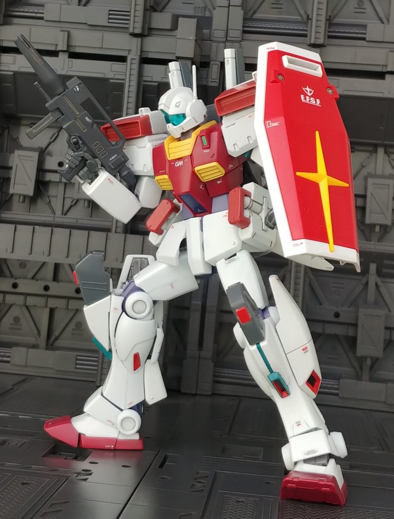 中身がロボット魂なのでよく可動します。肩はジム改、二の腕はマークII、肘関節はオリジンガンダムの流用です。