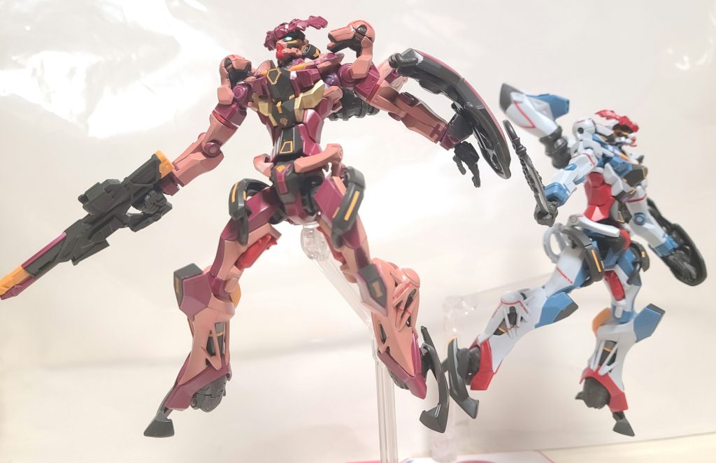 早く赤いガンダムや白いガンダムとも並べてみたいです(gundam-kao6)別に善悪とかは無い話だけど、まぁどちらかと言えばやっぱり悪MSになるだろうなぁ(zaku-kao4)