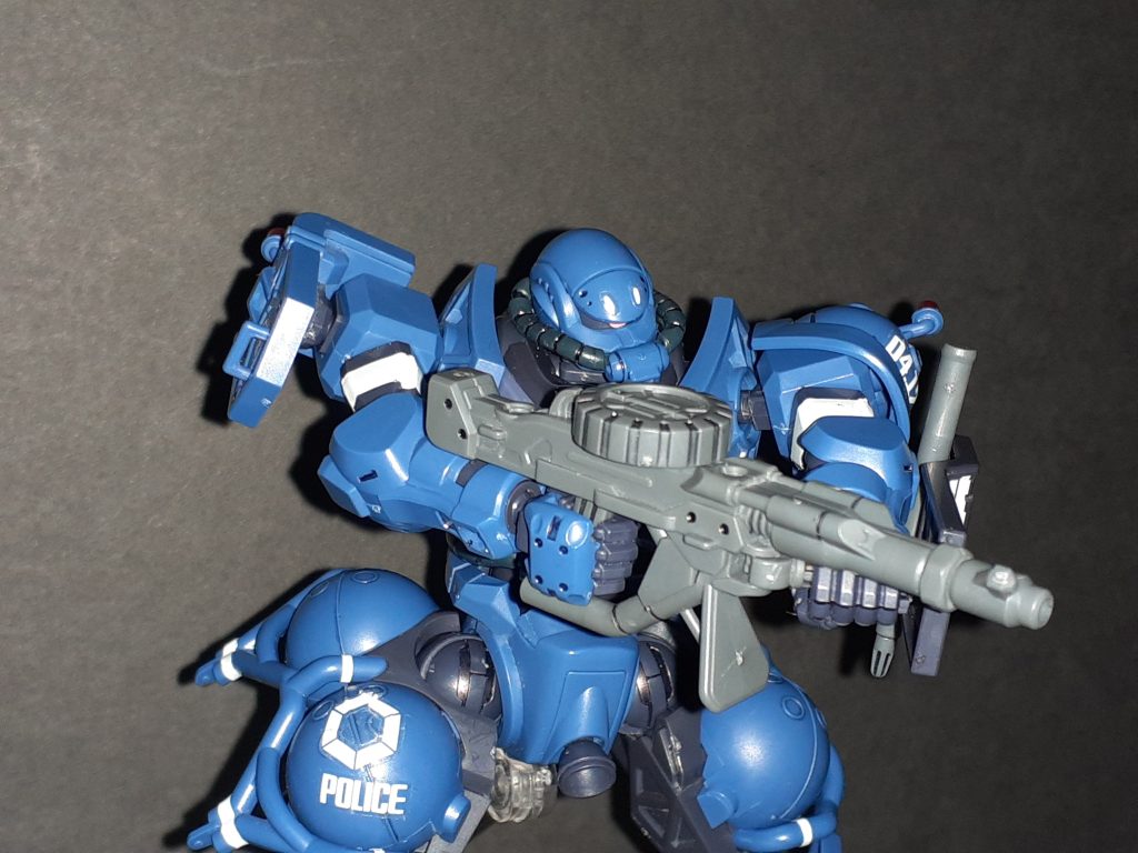 ドラムマガジンが小さめですがおなじみのザクマシンガン