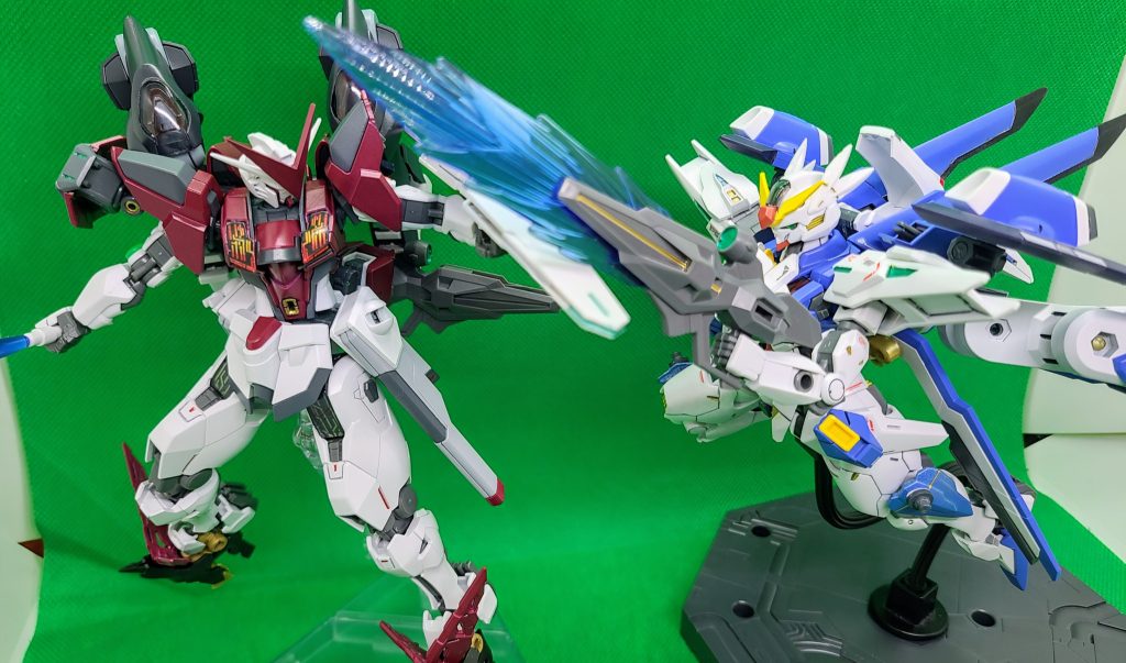 『逃げるなぁッッッ！！』「くっ…！コイツ…速い………！！！」種 リコレクション見て開発中とか改修半ばの機体って、その後の発展にワクワクしますね～今回はエアリアルに種や00の要素を追加してましたがフリーダムに水星や00を追加しました。本来の形態と専用装備があるのですが引っ越し決まってそれどころじゃなぁい！長文お付き合いありがとうございます～(余談ですが(@￣□￣@;)美プラに浮気してました！)