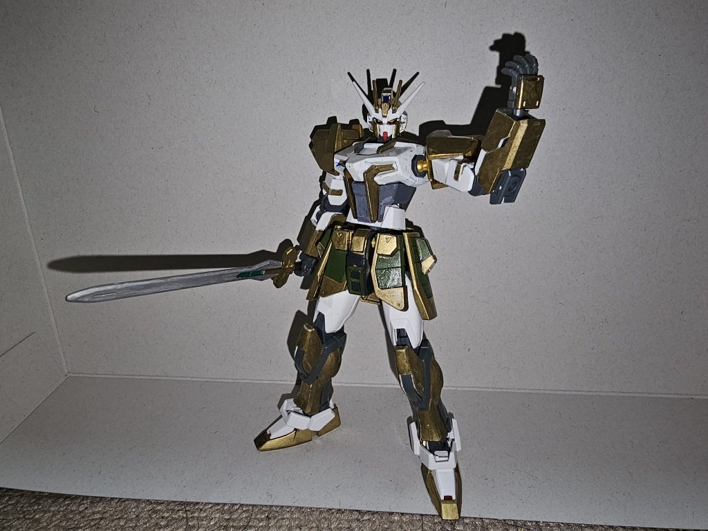 カッコ良いポーズ!流石はギリシャの大英雄!ちなみに、イアソンについて超絶ざっくり説明すると……。ギリシャ神話に登場する英雄で、ヘラクレスを始めとするギリシャ英雄のドリームチームを率いて大冒険を繰り広げた王子様だ!……まあ最終的に悪い女……もとい魔女と結婚した結果、何もかも失ったんですがね……。