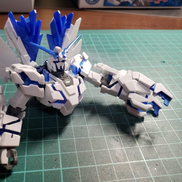 左腕のアームドアーマーVNの仮組なかなか良い感じやね🎵（1枚目）
