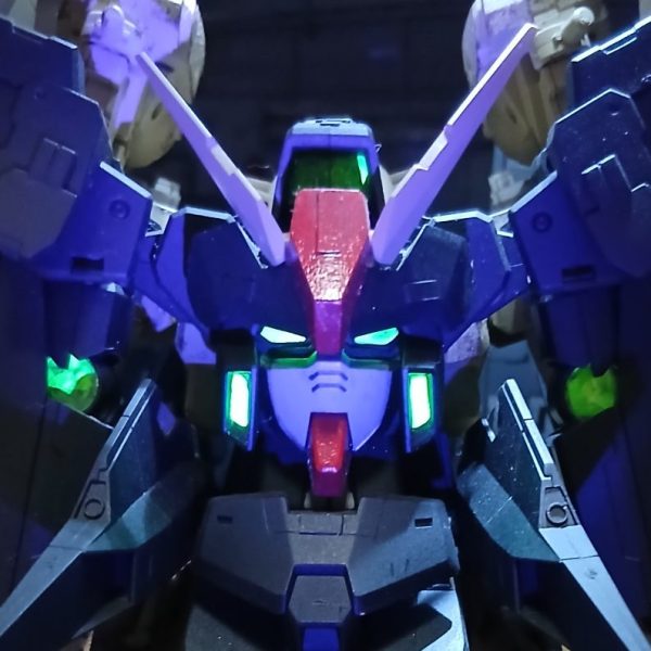GN-008セラヴィーガンダム改