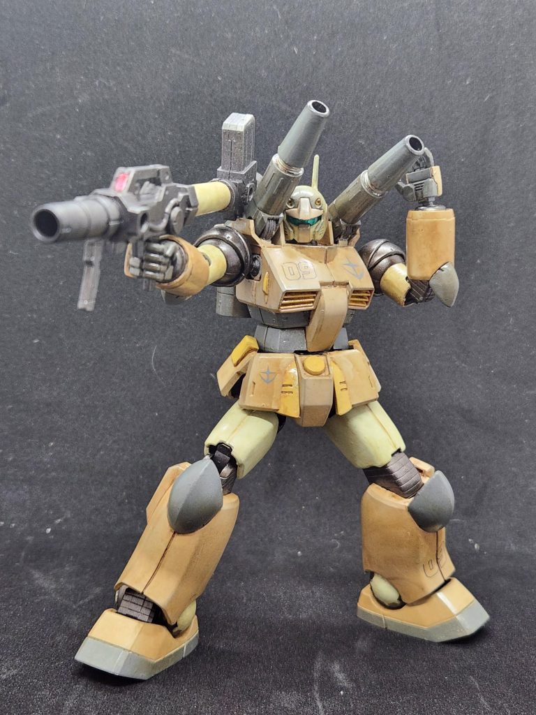 バズーカ構えて1枚。30MMより拝借しましたが陸戦型ガンダムとかのバズーカってこんな感じっぽいしまぁいけるやろの精神で。