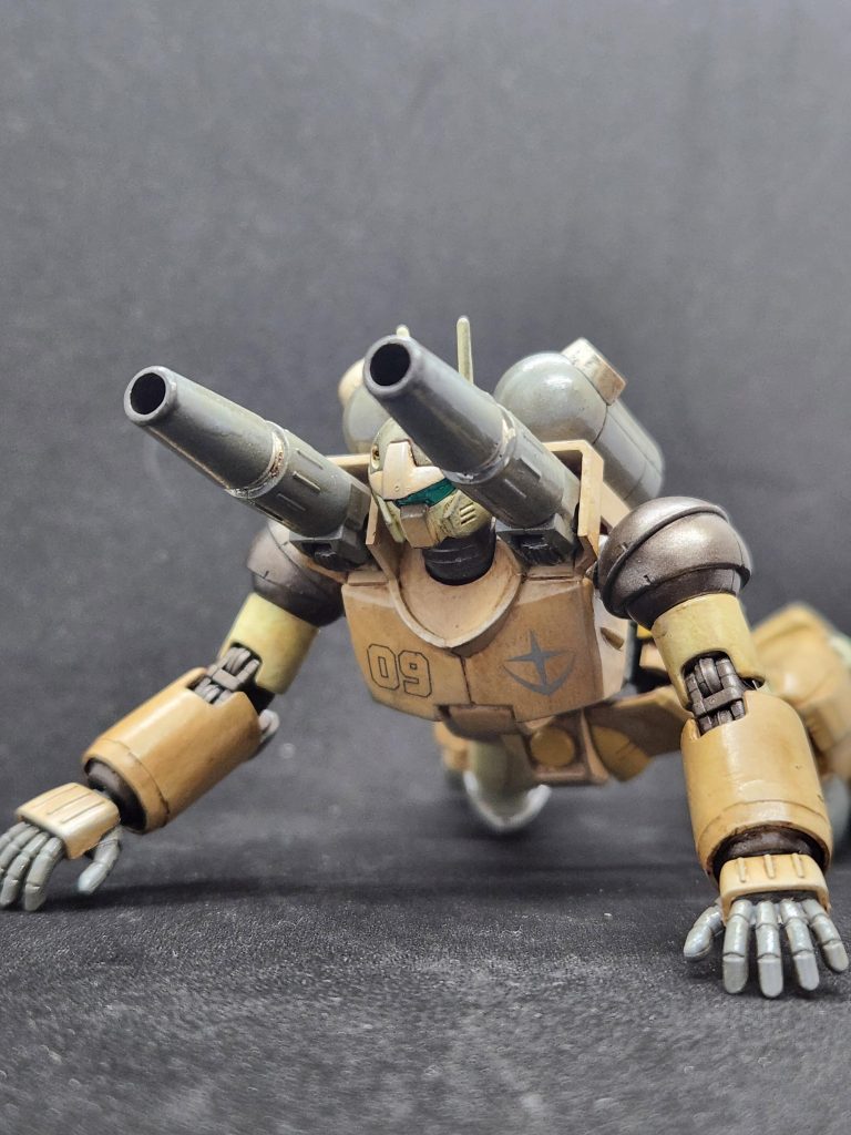 ガンキャノンのポーズで。まぁこのポーズさせたくなりますよねガンキャノン。